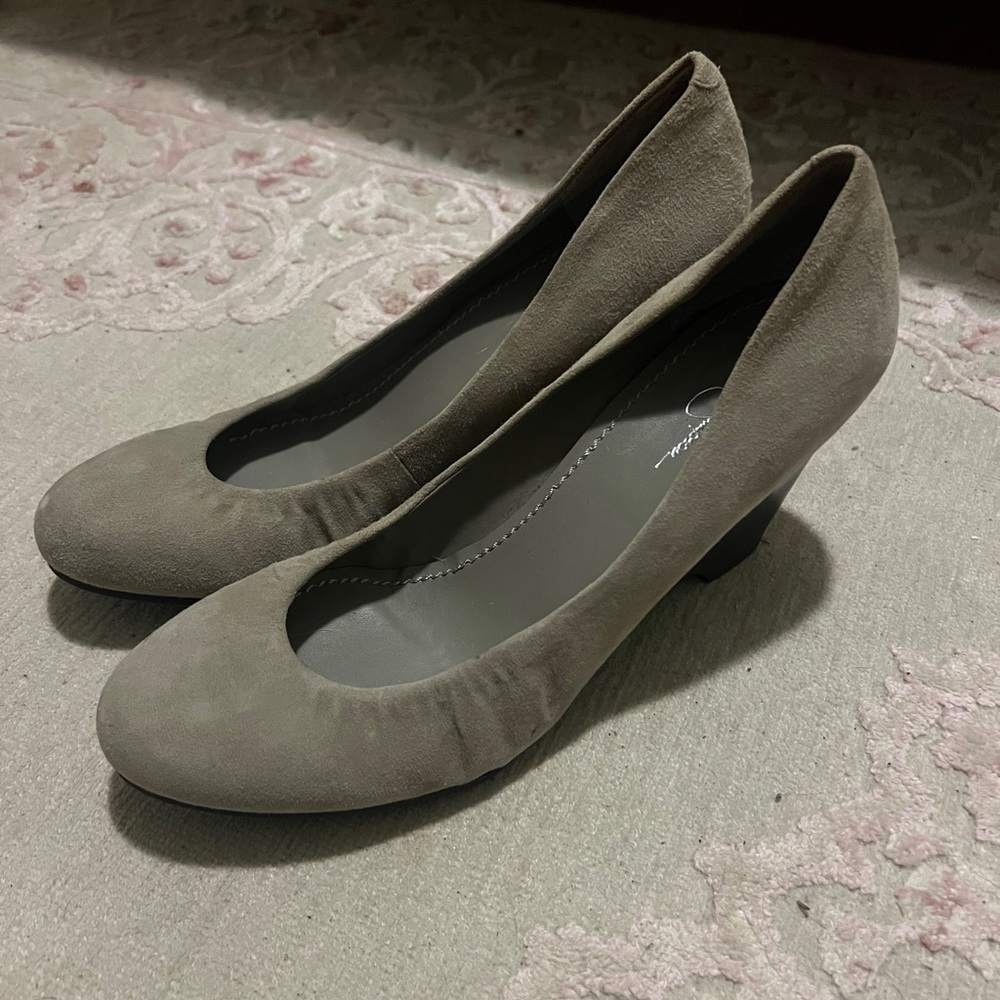 Jessica Simpson heels never worn!!(size 10)